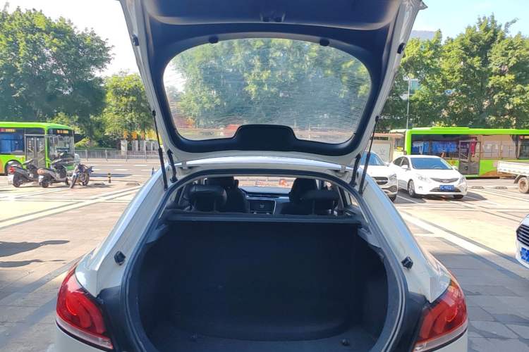 Used MG 6 2019 20T Automatic Starlight Edition Trunk