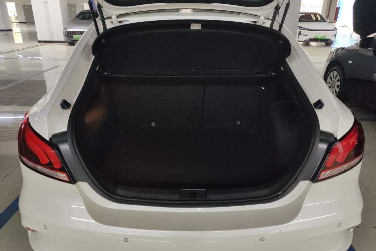 Used MG 6 2019 20T Automatic Starlight Edition Trunk