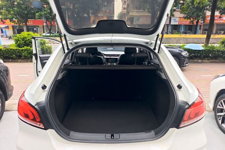 Used MG 6 2019 20T Automatic Sport Edition Trunk