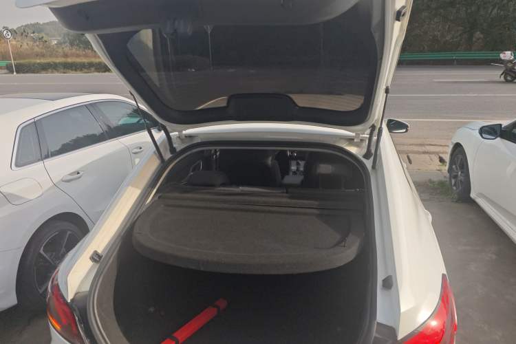 Used MG 6 2019 20T Automatic Starlight Edition Trunk