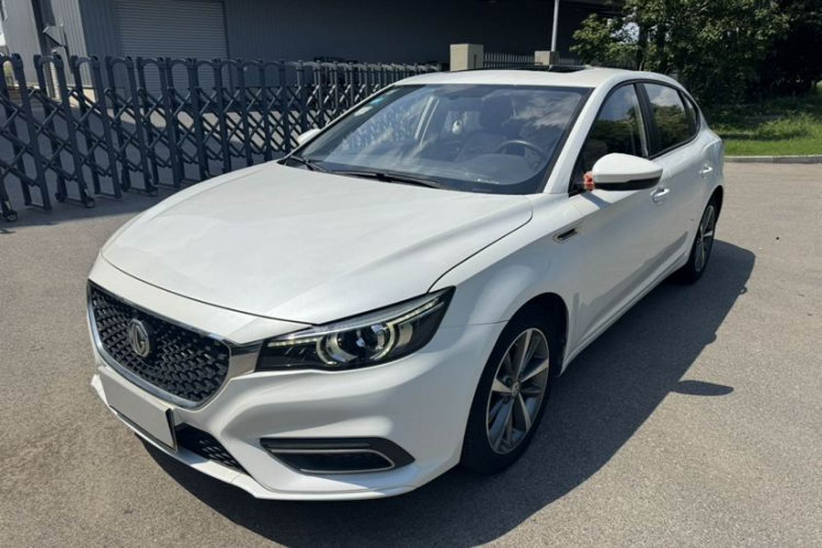 Фото MG с площадки