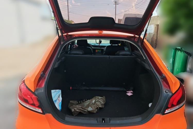 Used MG 6 2019 20T Automatic Sport Edition Trunk