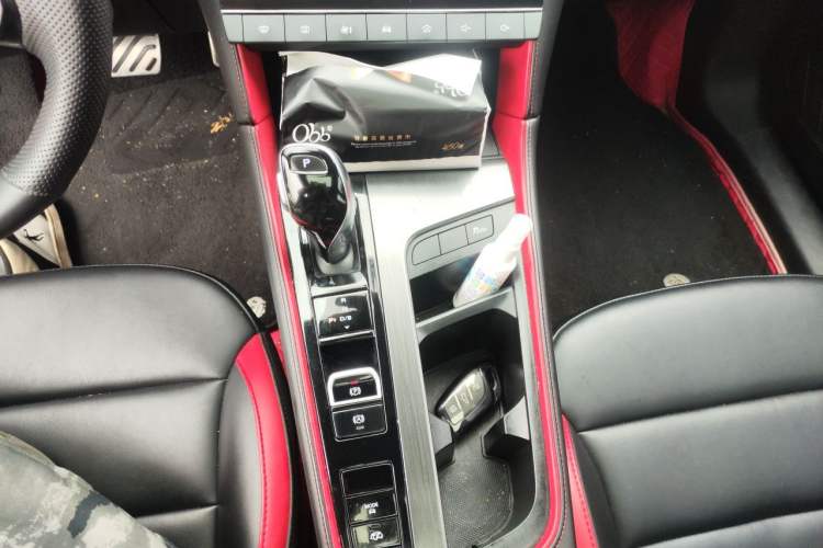 Used MG 6 2020 1.5T Automatic Trophy Luxury Edition Gear Lever