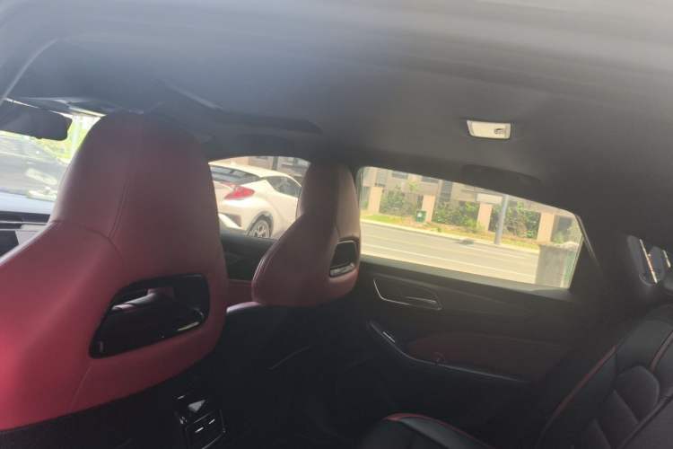 Used MG 6 2020 1.5T Automatic Trophy Luxury Edition Headliner
