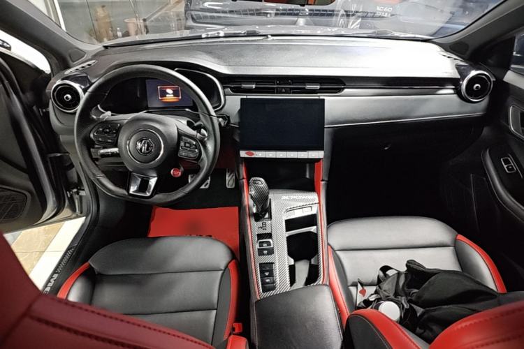 Used MG 6 2020 1.5T Automatic Trophy Luxury Edition Center Console