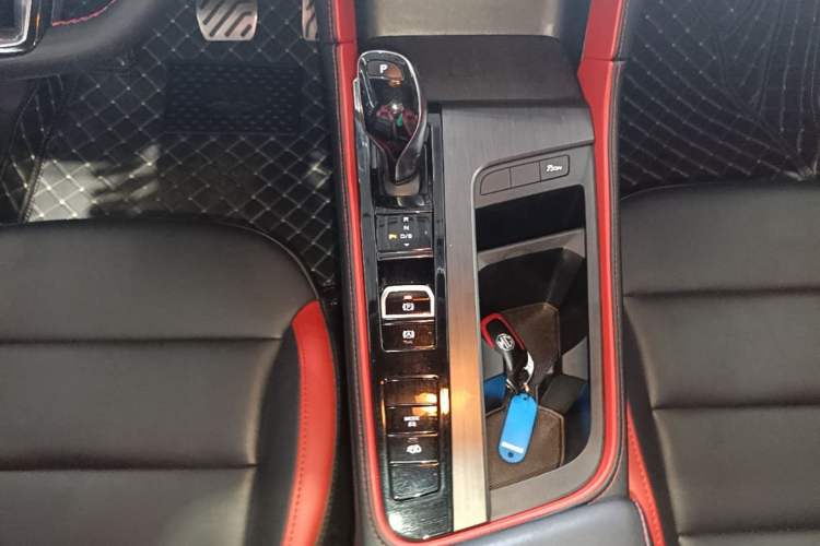 Used MG 6 2020 1.5T Automatic Trophy Luxury Edition Gear Lever