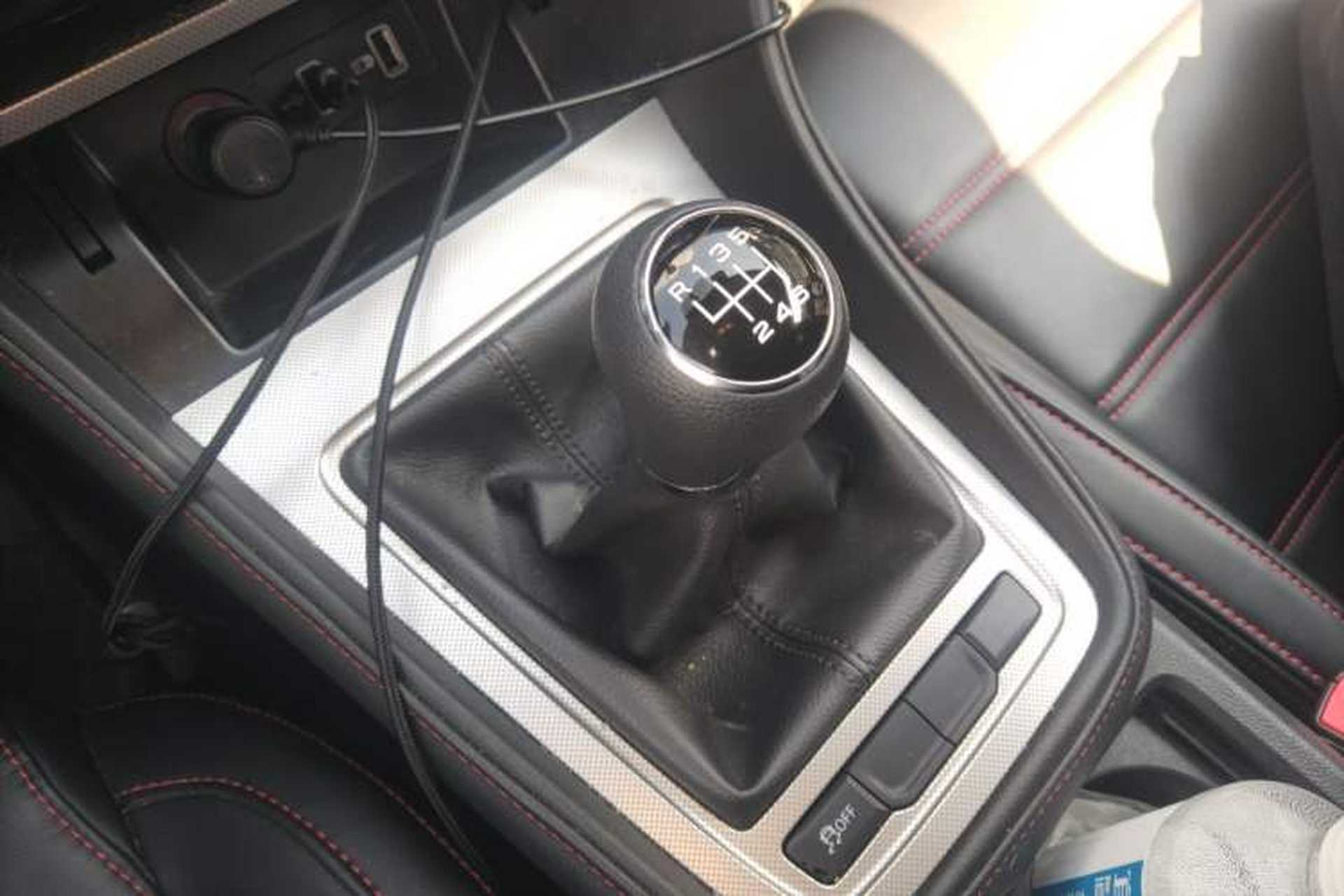 Used MG 6 2020 1.5T Manual Lingchao Luxury Edition Gear Lever