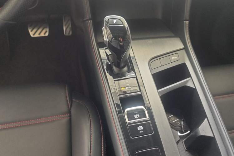 Used MG 6 2020 1.5T Automatic Trendsetting Luxury Edition Gear Lever