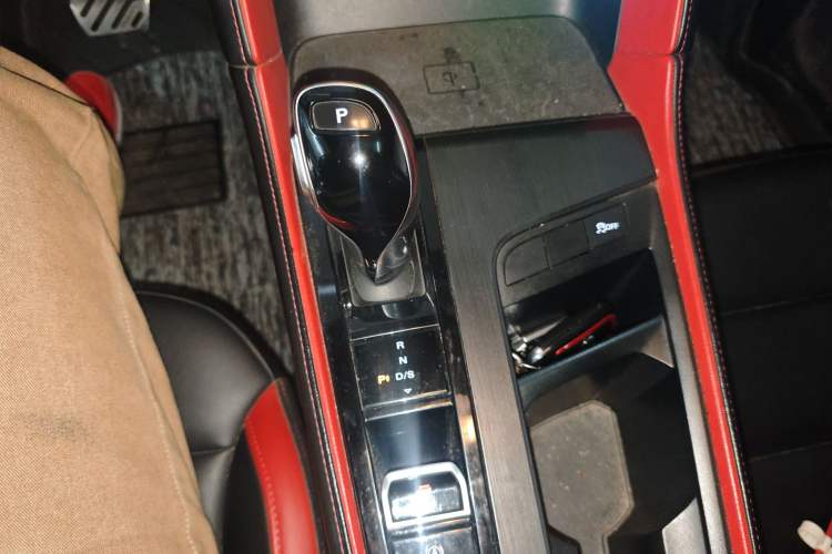 Used MG 6 2020 1.5T Automatic Trophy Luxury Edition Gear Lever