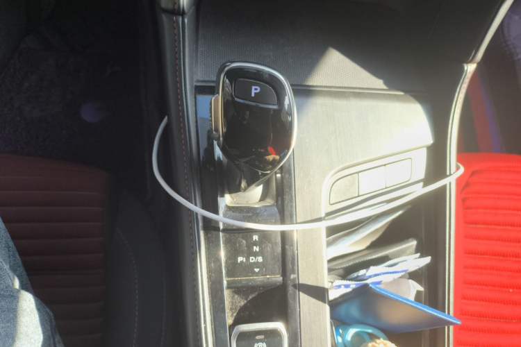 Used MG 6 2020 1.5T Automatic Lingchao Fashion Edition Gear Lever
