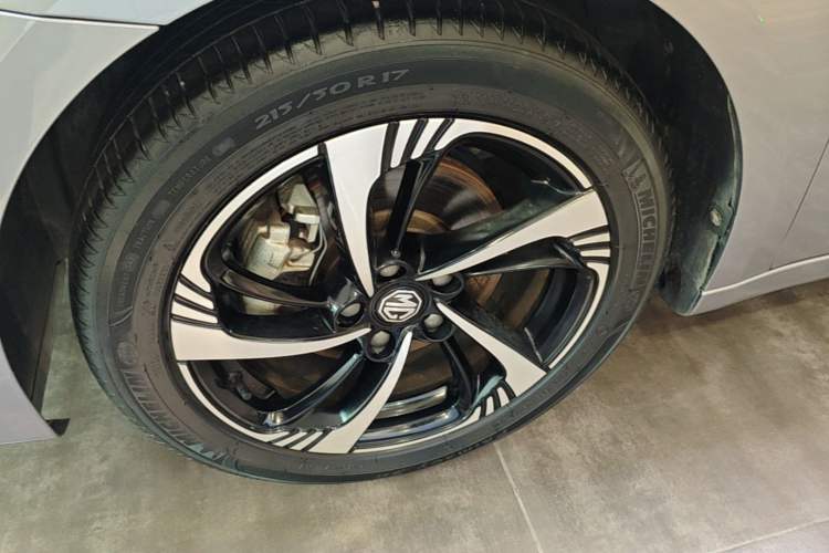 Used MG 6 2020 1.5T Automatic Lingchao Fashion Edition Left Front Wheel Hub