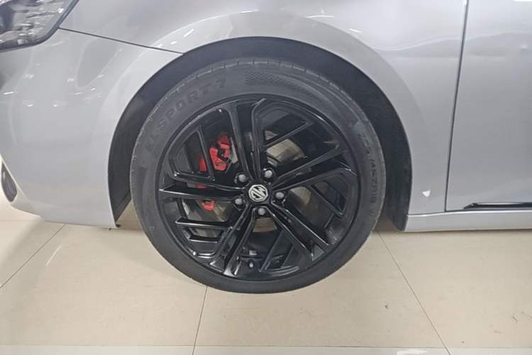 Used MG 6 2020 1.5T Automatic Trophy Luxury Edition Left Front Wheel Hub