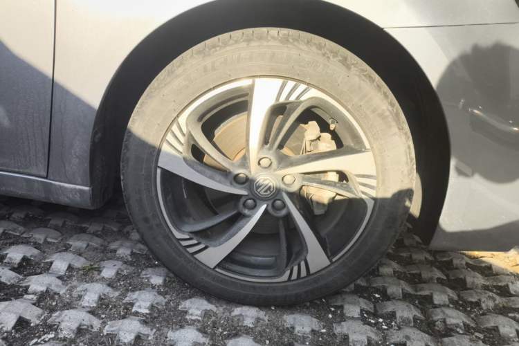 Used MG 6 2020 1.5T Automatic Lingchao Fashion Edition Right Front Wheel Hub
