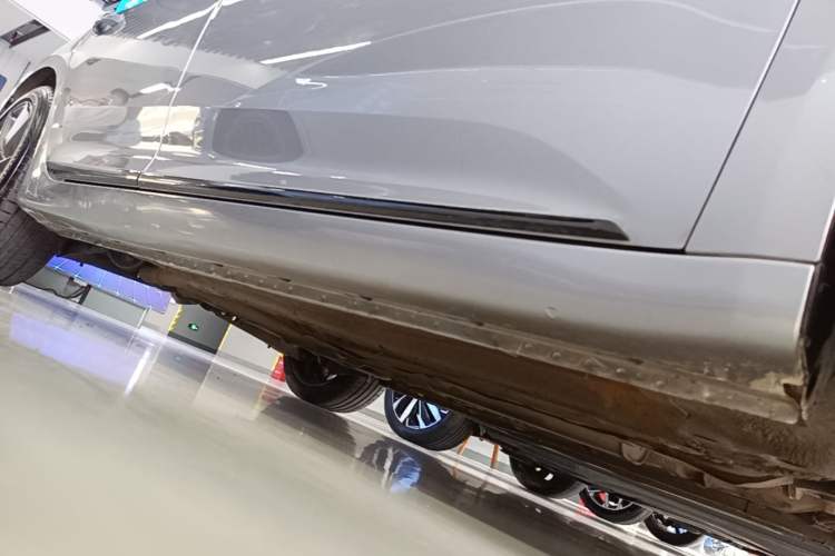 Used MG 6 2020 1.5T Automatic Trophy Luxury Edition Right Side Sill