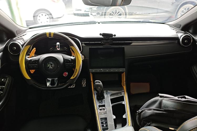 Used MG 6 2020 1.5T Automatic Trophy Luxury Edition Center Console