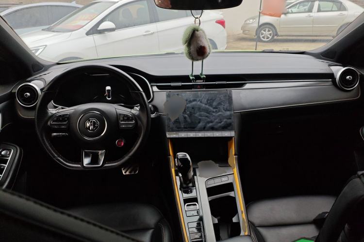 Used MG 6 2020 1.5T Automatic Trophy Luxury Edition Center Console