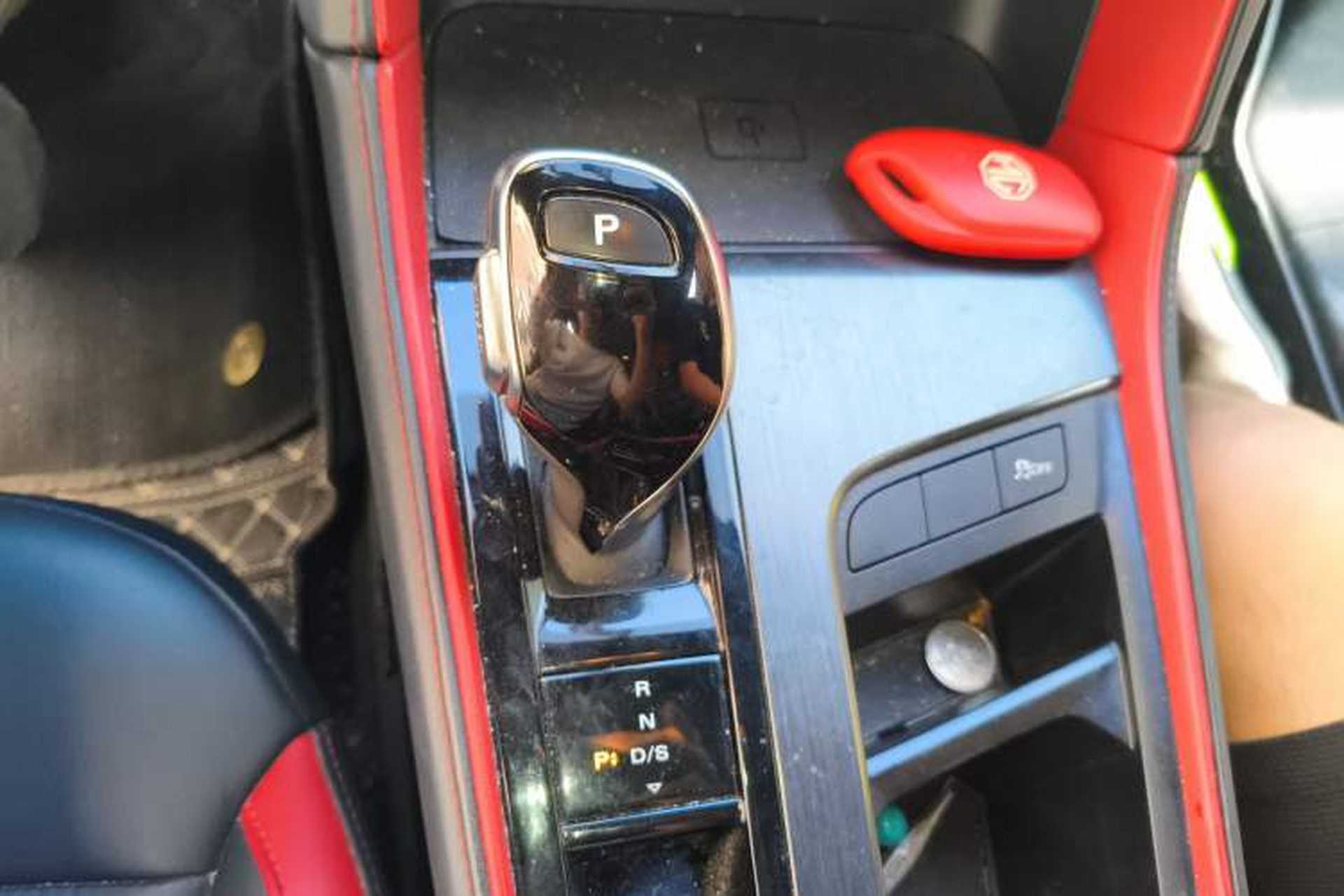 Used MG 6 2020 1.5T Automatic Trophy Luxury Edition Gear Lever