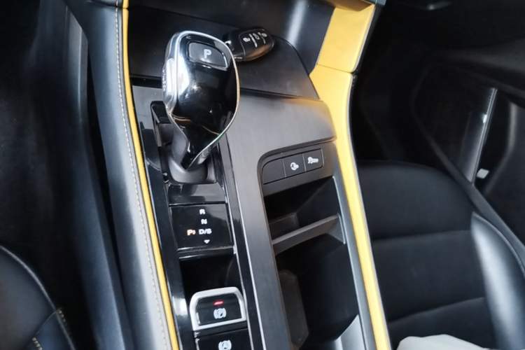 Used MG 6 2020 1.5T Automatic Trophy Flagship Edition Gear Lever