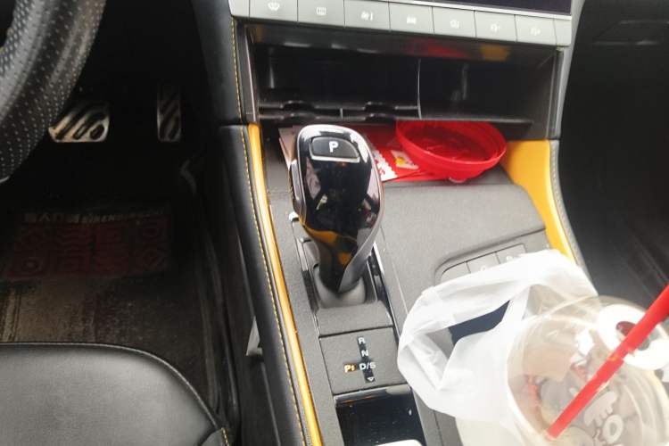 Used MG 6 2020 1.5T Automatic Trophy Flagship Edition Gear Lever