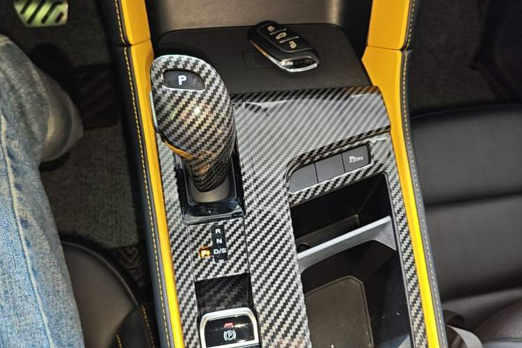 Used MG 6 2020 1.5T Automatic Trophy Luxury Edition Gear Lever