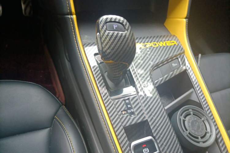 Used MG 6 2020 1.5T Automatic Trophy Luxury Edition Gear Lever