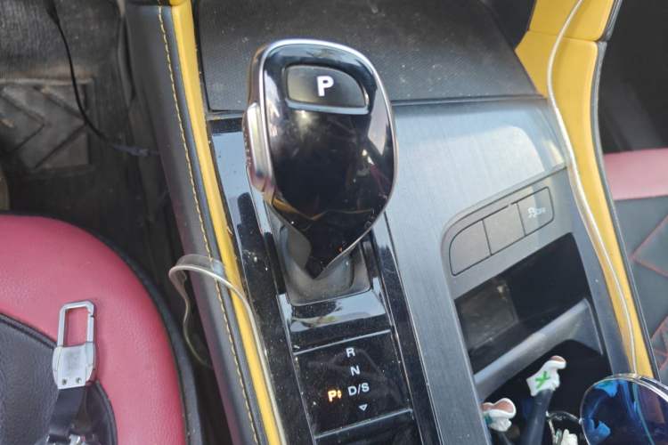 Used MG 6 2020 1.5T Automatic Trophy Luxury Edition Gear Lever