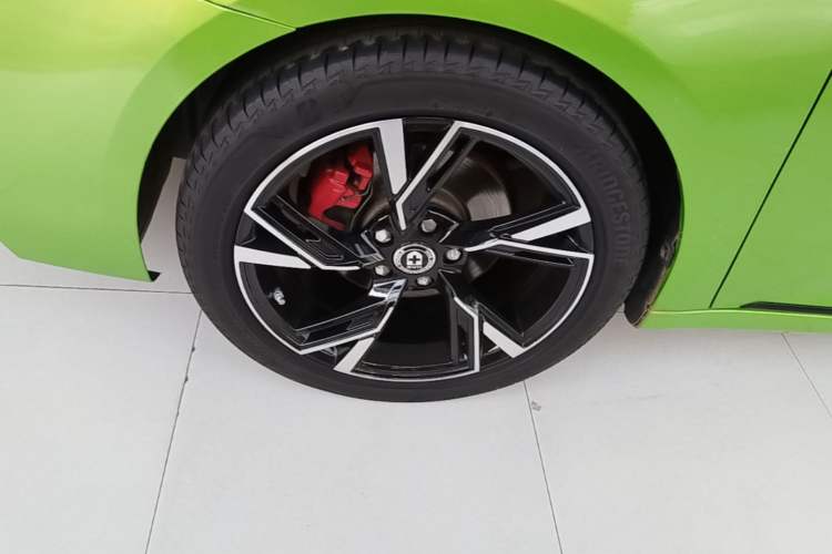 Used MG 6 2020 1.5T Automatic Trophy Flagship Edition Left Front Wheel Hub