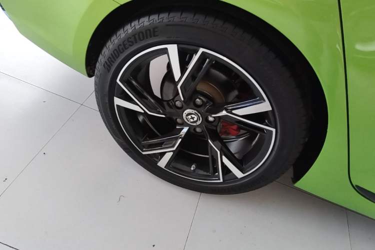 Used MG 6 2020 1.5T Automatic Trophy Flagship Edition Right Rear Wheel Hub