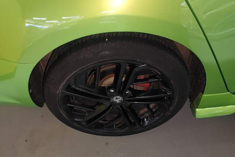Used MG 6 2020 1.5T Automatic Trophy Luxury Edition Right Rear Wheel Hub