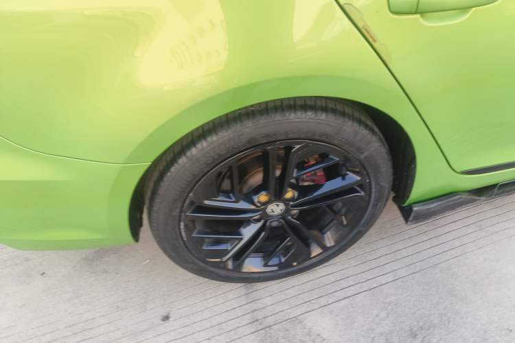 Used MG 6 2020 1.5T Automatic Trophy Smart Drive Flagship Edition Right Rear Wheel Hub