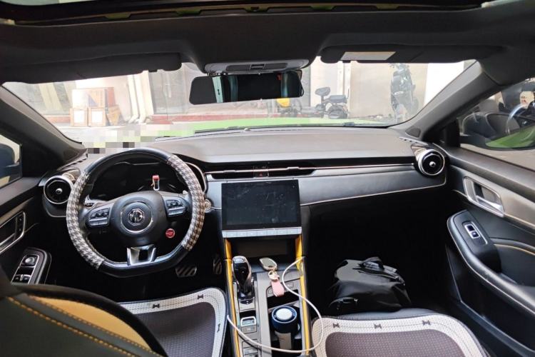 Used MG 6 2020 1.5T Automatic Trophy Luxury Edition Center Console