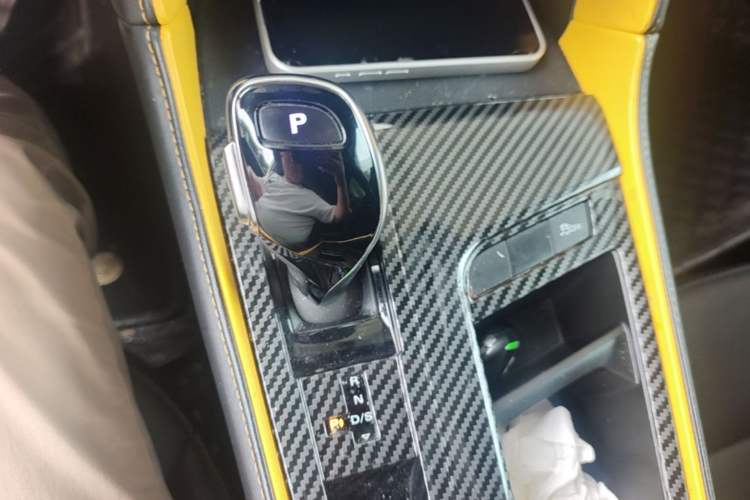 Used MG 6 2020 1.5T Automatic Trophy Luxury Edition Gear Lever