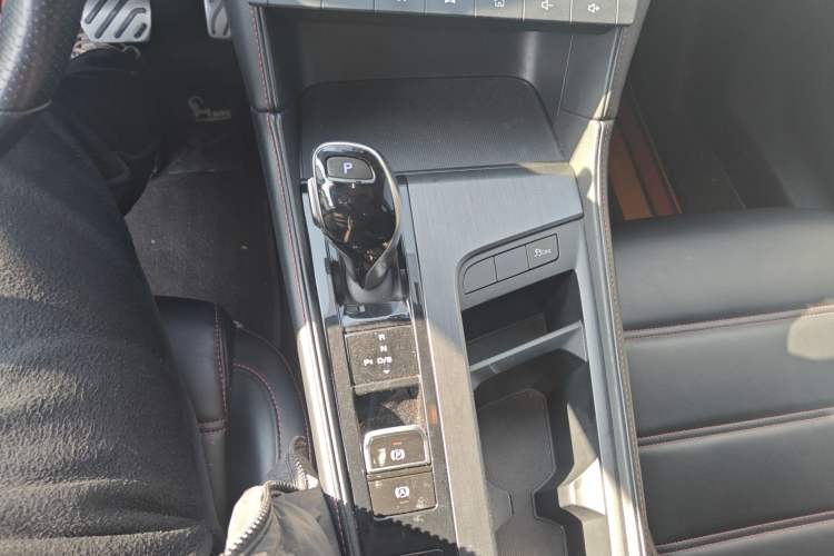 Used MG 6 2020 1.5T Automatic Trendsetting Luxury Edition Gear Lever