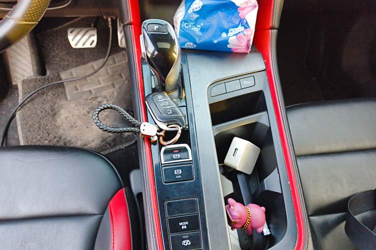 Used MG 6 2020 1.5T Automatic Trophy Luxury Edition Gear Lever