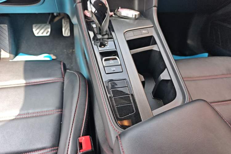 Used MG 6 2020 1.5T Automatic Trendsetting Luxury Edition Gear Lever