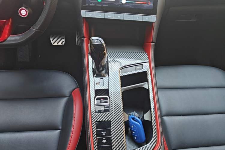 Used MG 6 2020 1.5T Automatic Trophy Luxury Edition Gear Lever