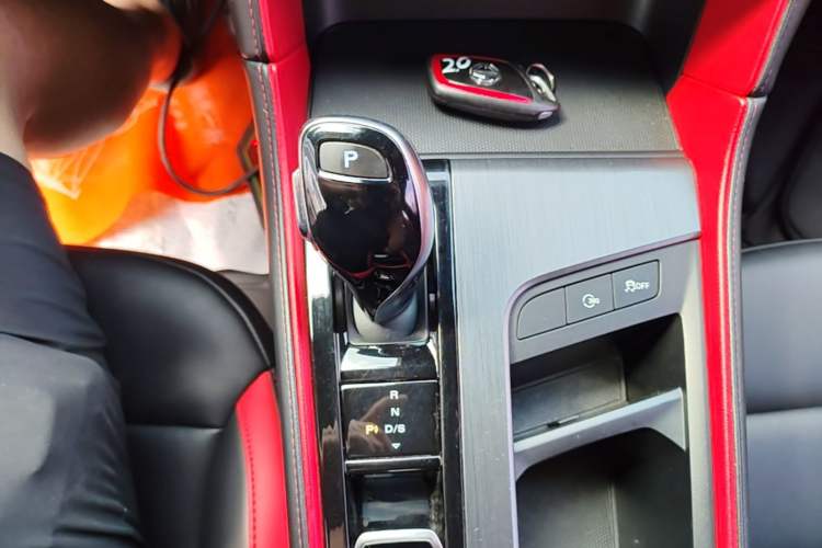 Used MG 6 2020 1.5T Automatic Trophy Flagship Edition Gear Lever