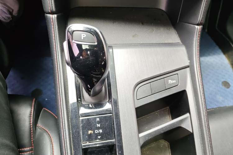Used MG 6 2020 1.5T Automatic Trendsetting Luxury Edition Gear Lever