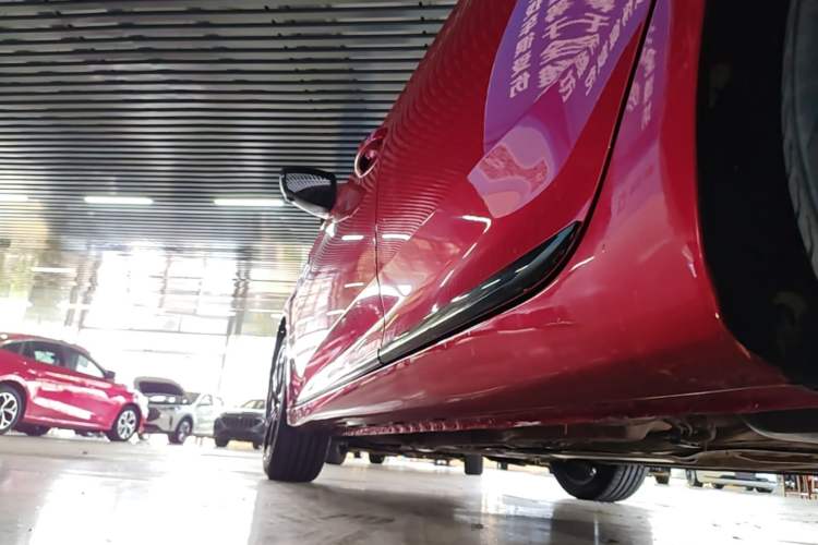 Used MG 6 2020 1.5T Automatic Trophy Smart Drive Flagship Edition Left Side Sill