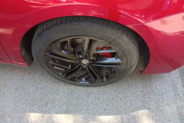 Used MG 6 2020 1.5T Automatic Trophy Luxury Edition Right Front Wheel Hub