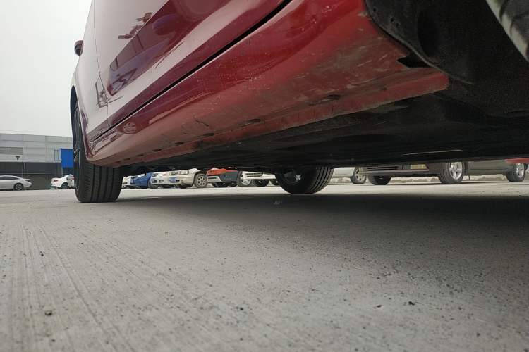 Used MG 6 2020 1.5T Automatic Trophy Smart Drive Flagship Edition Right Side Sill