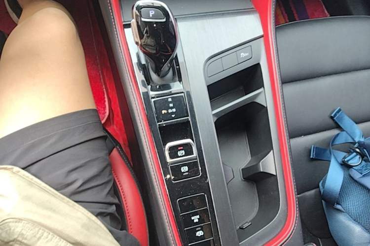 Used MG 6 2020 1.5T Automatic Trophy Luxury Edition Gear Lever