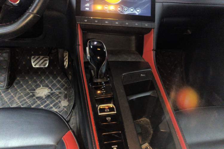 Used MG 6 2020 1.5T Automatic Trophy Luxury Edition Gear Lever