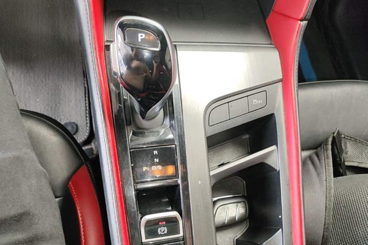 Used MG 6 2020 1.5T Automatic Trophy Luxury Edition Gear Lever