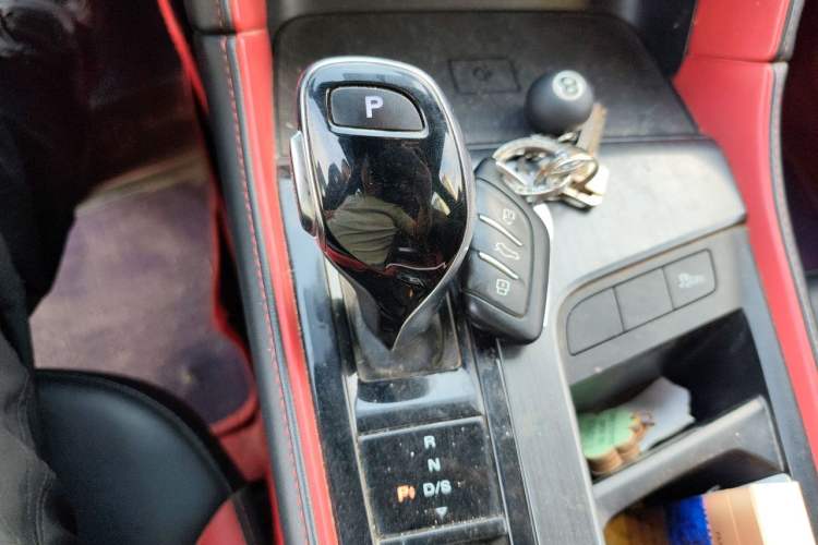 Used MG 6 2020 1.5T Automatic Trophy Luxury Edition Gear Lever