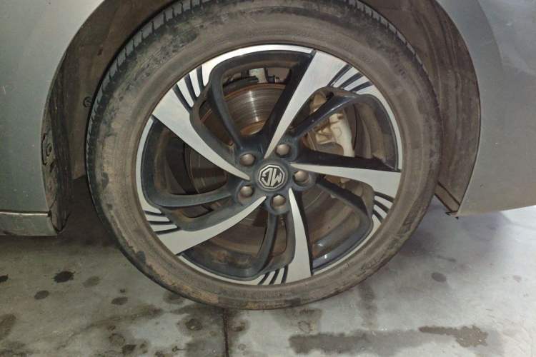 Used MG 6 2020 1.5T Automatic Lingchao Fashion Edition Right Front Wheel Hub