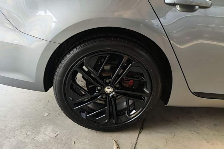 Used MG 6 2020 1.5T Automatic Trophy Luxury Edition Right Rear Wheel Hub