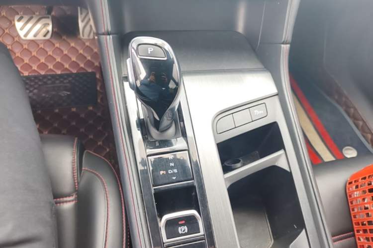 Used MG 6 2020 1.5T Automatic Trendsetting Luxury Edition Gear Lever