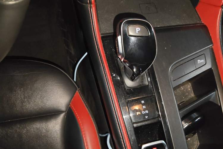 Used MG 6 2020 1.5T Automatic Trophy Luxury Edition Gear Lever