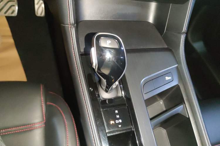 Used MG 6 2020 1.5T Automatic Trendsetting Luxury Edition Gear Lever